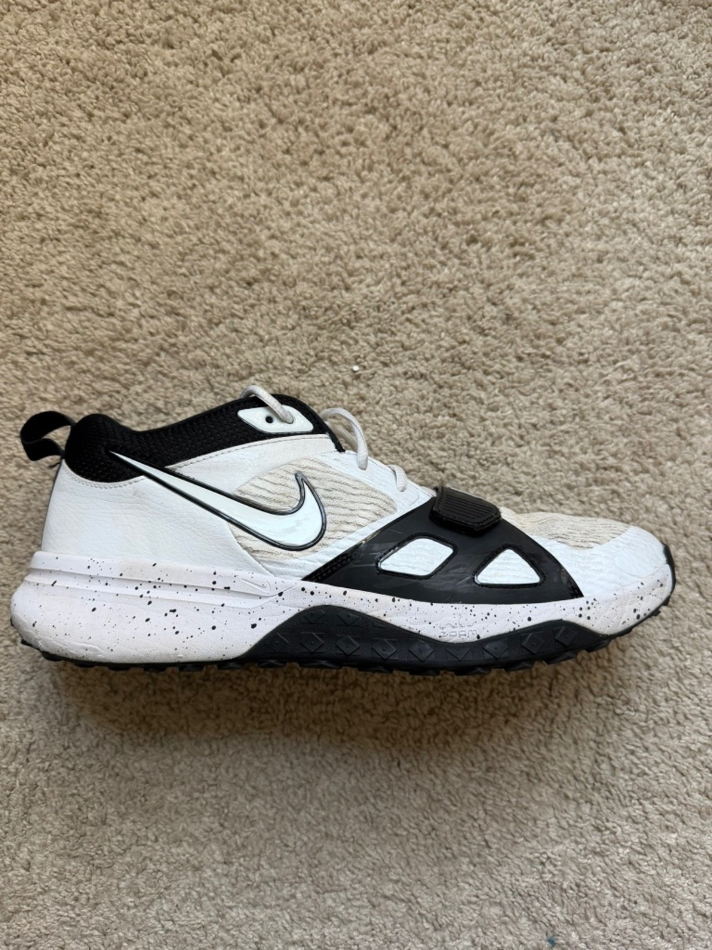 Nike Air Zoom Athletic Turf Shoes Mens Size 12 White Black Strap DZ0503-104